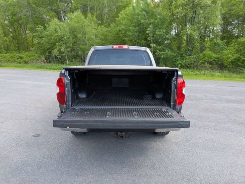 Used 2018 Toyota Tundra SR5 w/ SR5 Upgrade Package AWD/4WD image 20