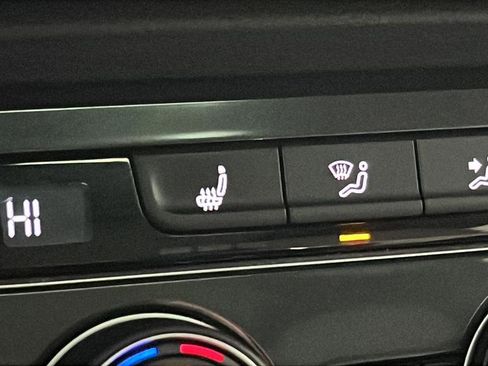 Used 2018 Volkswagen Tiguan SEL image 35