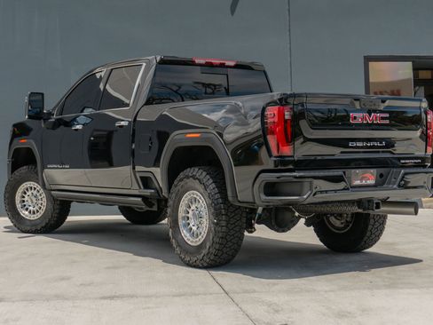 Used 2025 GMC Sierra 2500 Denali w/ Denali Reserve Package AWD/4WD image 9