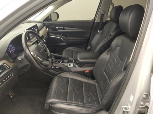 Used 2022 Kia Telluride SX w/ SX Prestige Package image 17