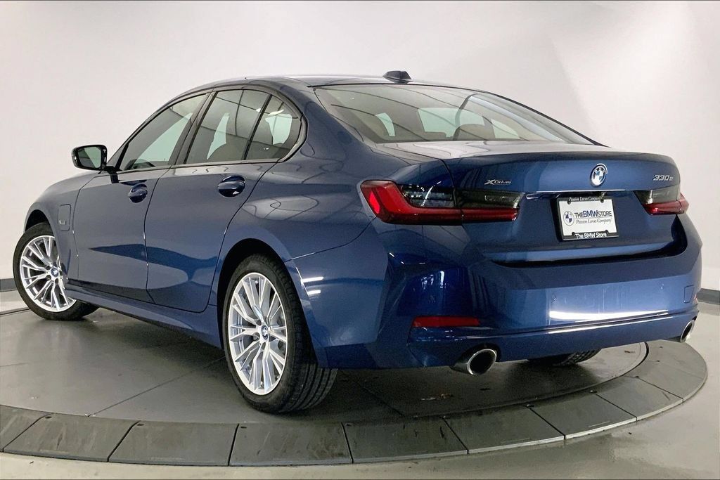 Used 2023 BMW 330e xDrive AWD/4WD image 10