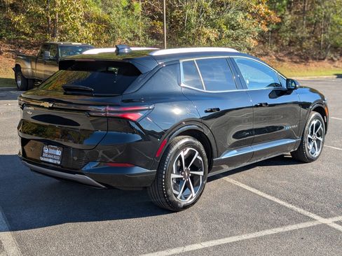 Used 2025 Chevrolet Equinox EV LT w/ Convenience Package image 9