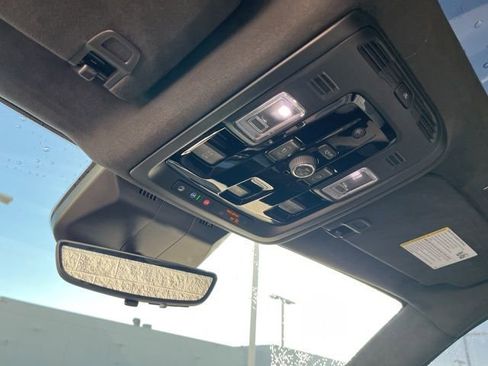 Used 2025 Cadillac Escalade Sport Platinum w/ LPO, ONYX Package image 21