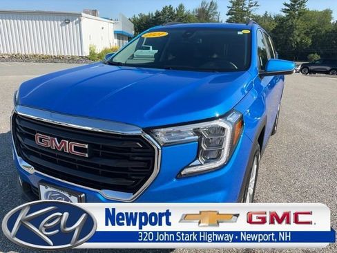Used 2024 GMC Terrain SLE w/ Driver Convenience Package AWD/4WD image 1
