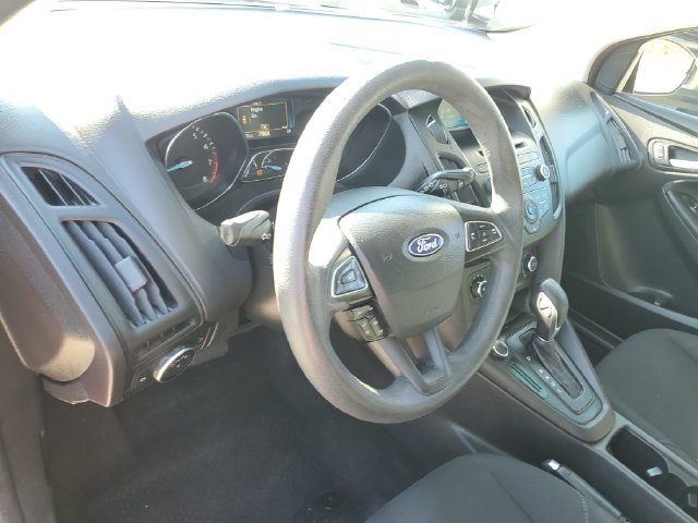 Used 2017 Ford Focus SE FWD image 17