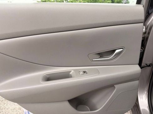 Used 2023 Hyundai Elantra SEL w/ Winter Weather Package FWD image 27