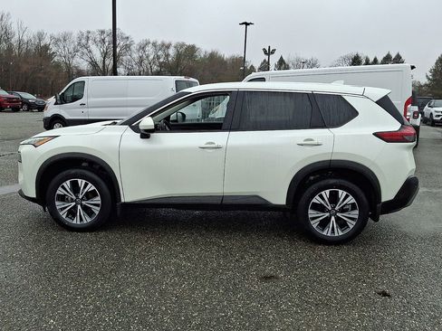 Used 2023 Nissan Rogue SV image 7