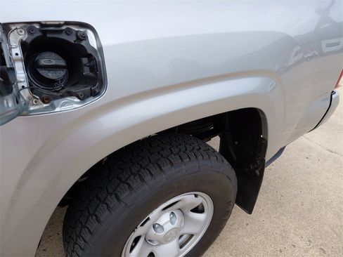 Used 2022 Toyota Tacoma SR image 23