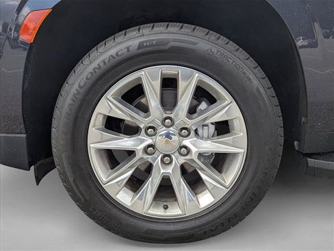 Used 2023 Chevrolet Suburban Premier RWD image 9