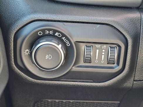 Used 2020 Jeep Wrangler Sport image 24