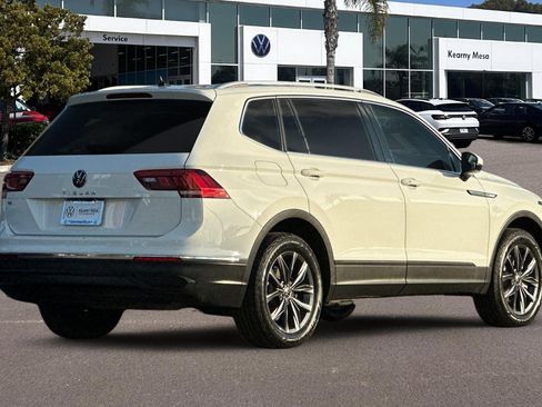 Used 2022 Volkswagen Tiguan SE w/ Panoramic Sunroof Package image 4