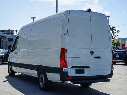 New 2024 Mercedes-Benz eSprinter 170 Cargo image 2