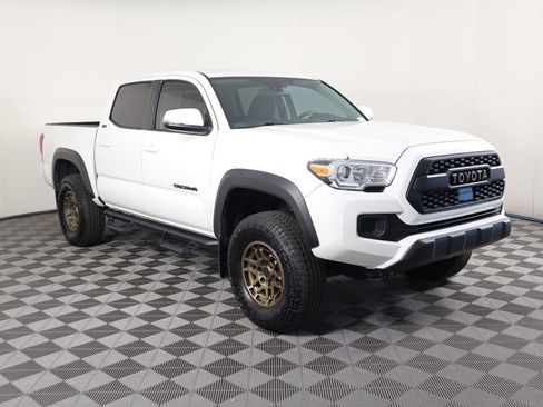 Used 2023 Toyota Tacoma 4x4 Double Cab image 3