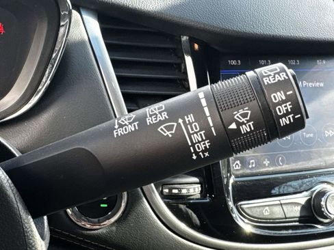 Used 2021 Chevrolet Trax LT w/ LT Convenience Package image 23