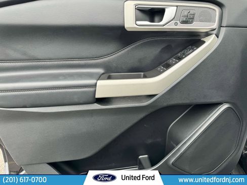 Used 2021 Ford Explorer Limited w/ Equipment Group 301A image 11