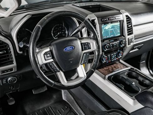 Used 2019 Ford F250 Lariat w/ Lariat Value Package AWD/4WD image 16