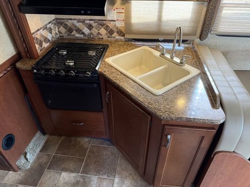 Used 2016 Ford E-450 and Econoline 450 Super Duty w/ Motorhome Prep Package image 53