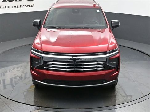 New 2025 Chevrolet Suburban Premier image 24