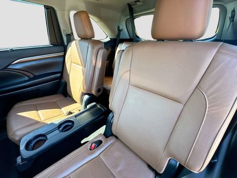 Used 2019 Toyota Highlander Limited AWD/4WD image 26