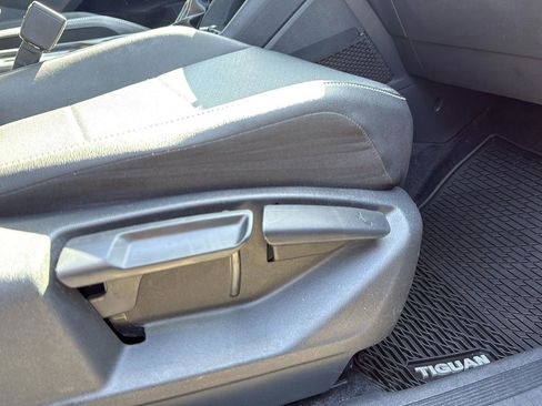 Used 2021 Volkswagen Tiguan SEL w/ 3-Row Tiguan MDO Package image 25