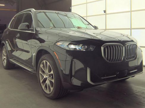 Used 2025 BMW X5 xDrive40i AWD/4WD image 2