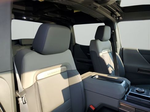 New 2025 GMC Hummer EV 2X w/ LPO, Dark Essentials Package image 14