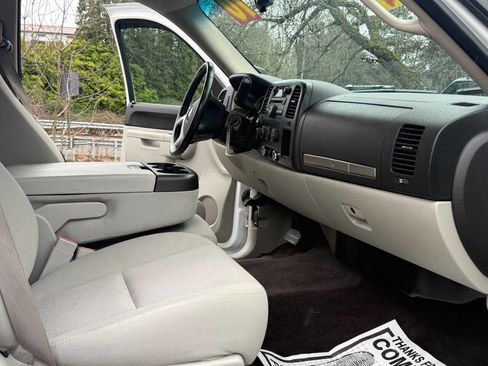 Used 2010 Chevrolet Silverado 1500 LT w/ Power Pack Plus image 4