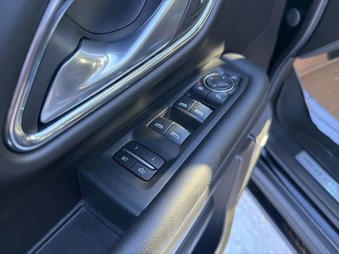 Used 2022 Chevrolet Tahoe High Country image 24