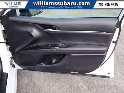 Used 2019 Toyota Camry XLE image 38