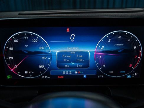 New 2025 Mercedes-Benz GLC 300 image 16