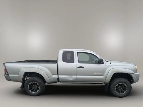 Used 2011 Toyota Tacoma 4x4 Access Cab image 4