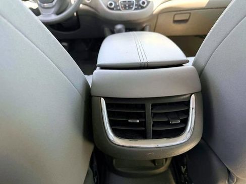 Used 2022 Chevrolet Malibu LT FWD image 14