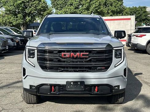 Used 2024 GMC Sierra 1500 AT4 w/ Technology Package AWD/4WD image 6