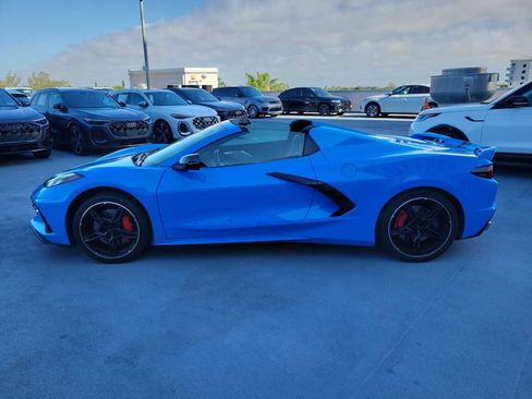 Used 2021 Chevrolet Corvette Stingray Premium Conv w/ Z51 Performance Package RWD image 3