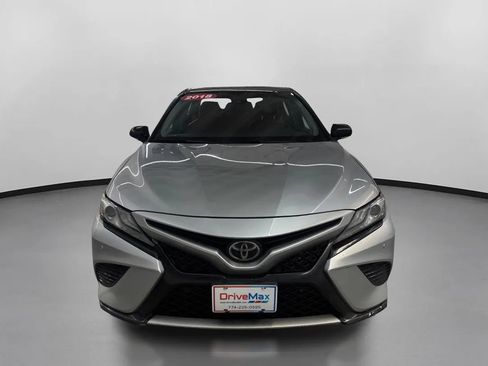 Used 2018 Toyota Camry XSE FWD image 2