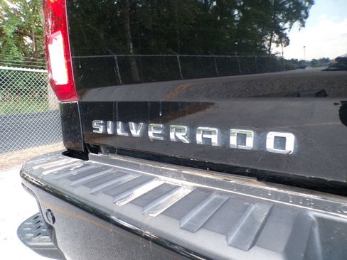 Used 2017 Chevrolet Silverado 1500 LTZ Z71 w/ LTZ Plus Package AWD/4WD image 15