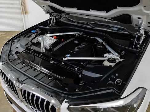 Used 2019 BMW X5 xDrive40i w/ M Sport Package image 47