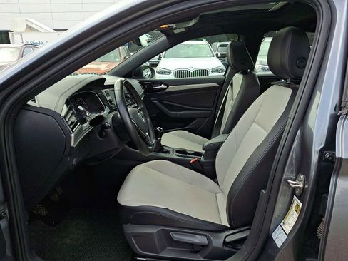 Used 2020 Volkswagen Jetta R-Line w/ R-Line Cold Weather Package FWD image 14