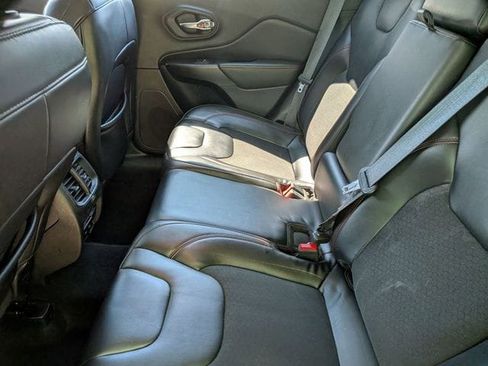 Certified 2020 Jeep Cherokee Trailhawk image 18