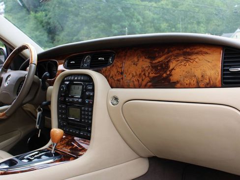 Used 2006 Jaguar XJ8 RWD image 37