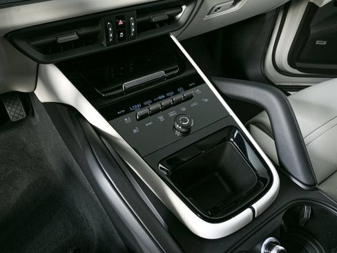 New 2026 Porsche Cayenne Coupe AWD/4WD image 13