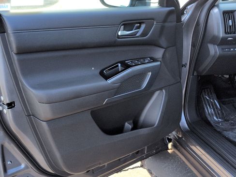 New 2026 Nissan Pathfinder SL w/ SL Premium Package image 13