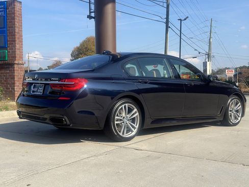 Used 2018 BMW 750i xDrive image 18