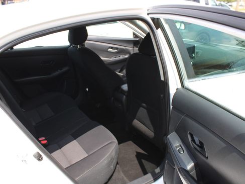 Used 2024 Nissan Sentra SV FWD image 21