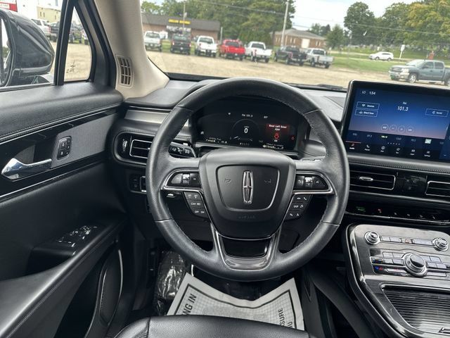 Used 2023 Lincoln Nautilus AWD w/ Premium Package image 13
