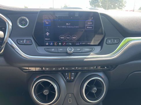 Used 2021 Chevrolet Blazer LT FWD image 18
