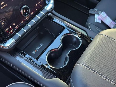 New 2026 GMC Yukon Elevation image 32