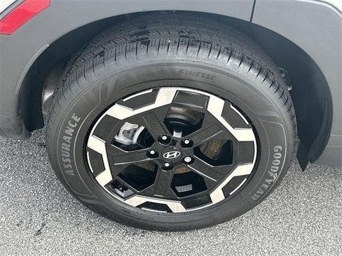 Used 2025 Hyundai Santa Fe SE image 19