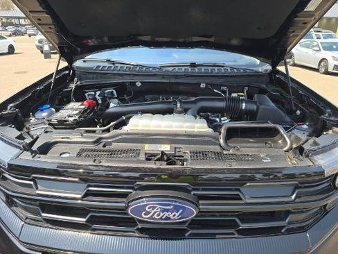 Used 2025 Ford Expedition Active image 17