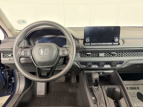 Used 2023 Honda Accord EX image 3